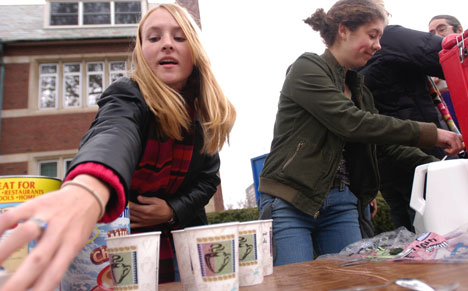 shley Light, left, and Emma O´Brien, both sophomores in LAS, make hot chocolate for passers-by Thursday in front of the University YMCA. O´Brien explained why Positive Chain of Events passed out the free hot chocolate: "We just do campus outre Online Poster
