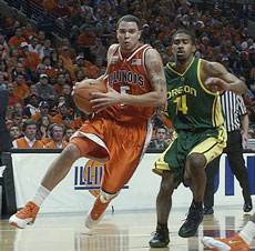 llinois guard Deron Williams (5) drives past Oregon´s Brandon Lincoln (14) during the second half on Saturday in Chicago. Williams shot 5-of-10 for 17 points and led the team in assists with 7. Illinois defeated Oregon 83-66. Online Poster
