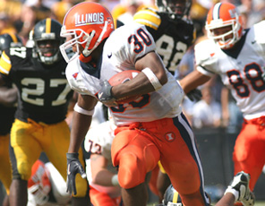 Illinois´ Pierre Thomas runs with the ball in the game against Iowa on Saturday, October 1st, 2005 at Kinnick Stadium in Iowa City. Illinois lost, 35-7. Josh Birnbaum
