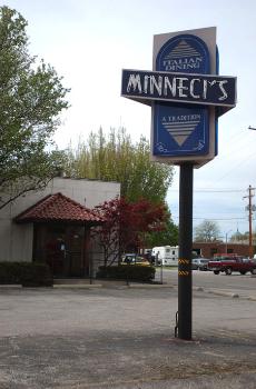 Minnecis restaurant snuffs out smoking