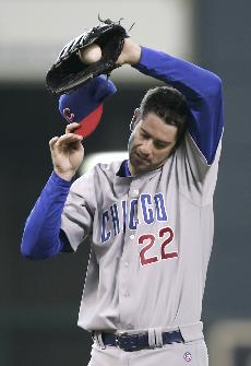 Chicago Cubs pitcher Mark Prior wipes his face during the third inning against the Houston Astros in their Major League Baseball game Tuesday in Houston. The Astros scored two runs in the inning. The Associated Press
