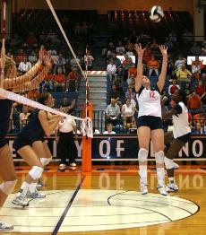 Lizzie+Bazzetta%2C+setter+for+Illinois%2C+does+her+job+setting+the+ball+for+Kayani+Turner+%28not+pictured%29%2C+outside+hitter%2C+Tuesday+night+at+Huff+Hall+in+Champaign.+Amelia+Moore+The+Daily+Illini%0A