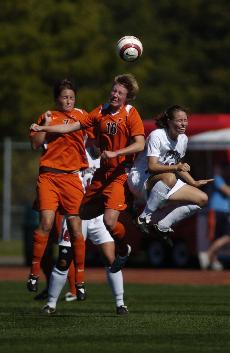 Soccer beats Michigan St., loses to Michigan over weekend