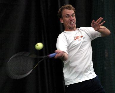 GD Jones returns against Kentucky at Atkins Tennis Center Wednesday. Jones won his singles match 1-6, 6-4, 10-5, in the 7-0 Illini victory. Beck Diefenbach
