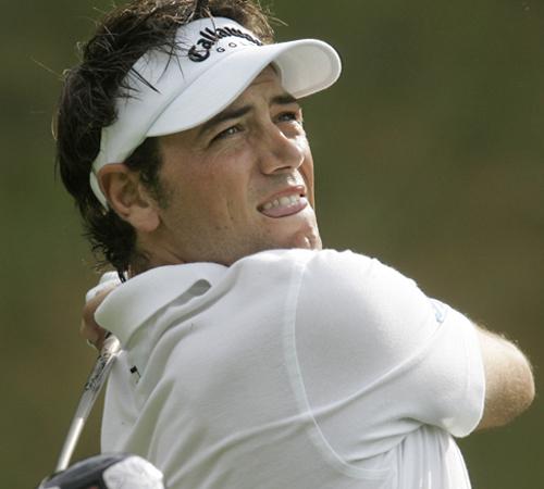 Nick Dougherty of England tees off on the seventh hole during the first round of the 107th U.S. Open Golf Championship at the Oakmont Country Club in Oakmont, Pa., Thursday, June 14, 2007. (AP Photo/Elise Amendola) The Associated Press
