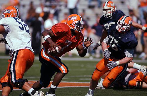 Juice Williams, 7, rushes in the spring football game at Memorial Stadium, Saturday, April 21, 2007. Juice rushed for 40 yards but lost 20 in the preseason scrimmage. Erica Magda
