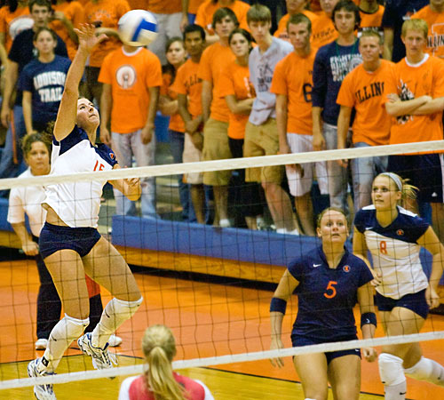 Illinois outside hitter, Kylie McCulley, takes an open shot during the game against Southern Illinois University-Edwardsville at Huff Hall on Sept. 19. Erica Magda
