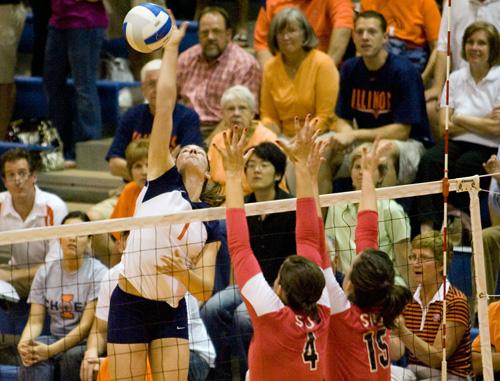 Illinois outsider hitter Laura DeBruler goes up against Southern Illinois on Sept. 19. The Illini lost in straight sets to Penn State on Saturday. Erica Magda
