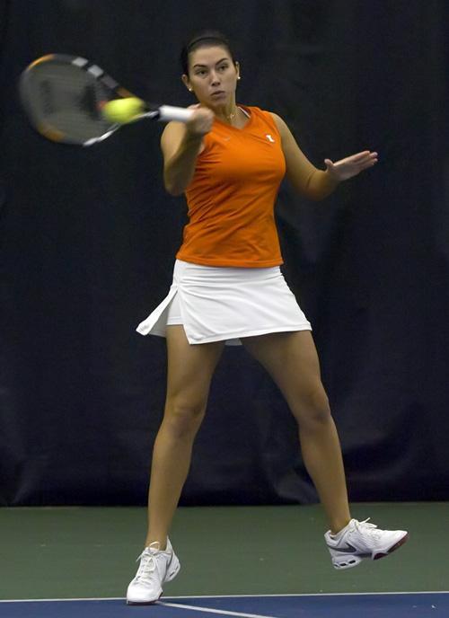 Leigh Finnegan plays in the Midwest Blast tennis tournament on Nov. 7, 2008. Erica Magda
