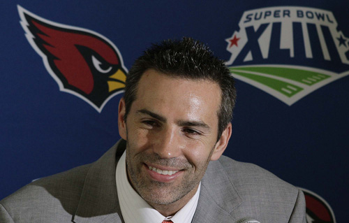 Arizona Cardinals Kurt Warner smiles as he answers questions during player news conferences at the team hotel Monday, Jan. 26, 2009, in Tampa, Fla. The Cardinals will face the Pittsburgh Steelers in the NFL Super Bowl XLIII football game on Sunday. (AP Photo/Ross D. Franklin)
