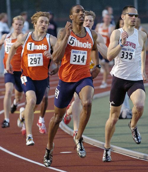 Jeremy Berg The Daily Illini Illinois Gary Miller sprints to a first place win for the mens 800 meter dash at the April Twilight on April 30, 2008.
