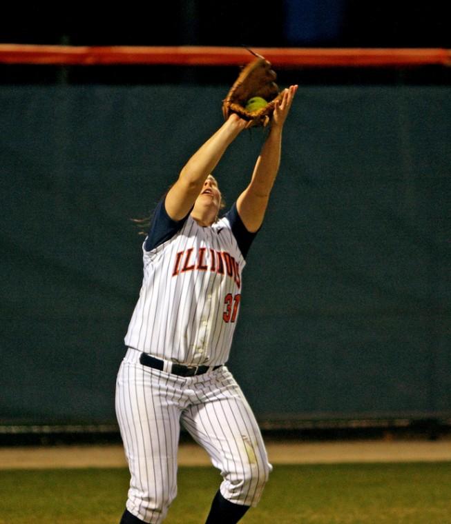 Illinois Hollie Pinchback catches the ball during Thursday evenings game against Bradley. The Illini defeated the Braves 4-0, extending their winning streak to four games.
