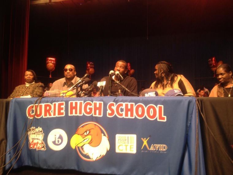 Five-star+recruit+Cliff+Alexander+gets+ready+to+announce+his+decision+at+Curie+High+School+in+Chicago+on+Friday.