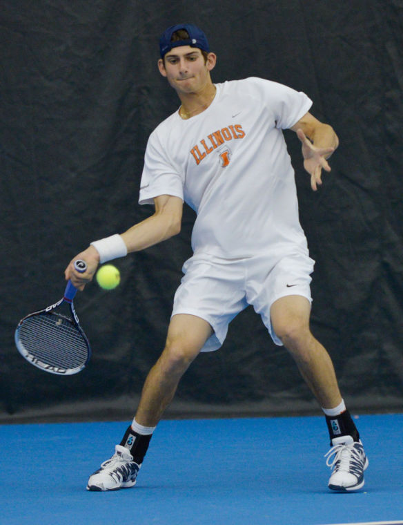 Illinois+Jared+Hiltzik+hits+the+ball+during+the+match+against+No.+8+Texas+at+Atkins+Tennis+Center+on+Sunday%2C+Feb.+9.+The+Illini+won+4-3.