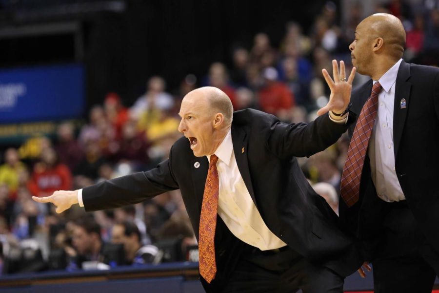 Illinois+head+coach+John+Groce+instructs+his+team+during+the+quarter-final+game+of+the+Big+Ten+Mens+Basketball+Tournament.+Groce+is+currently+gearing+up+for+fall+recruiting+season.