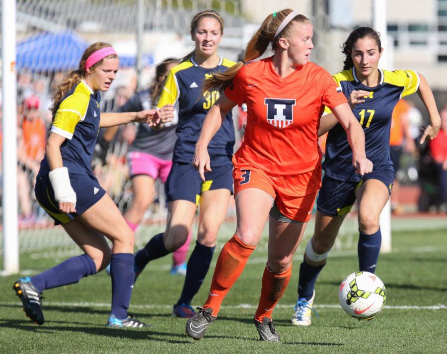 Illinois Janelle Flaws (3) looks for a pass during the game against Michigan at Illinois Track and Soccer stadium on Sunday, Oct. 26, 2014. Flaws was granted a sixth year of eligibility by the NCAA on Monday.