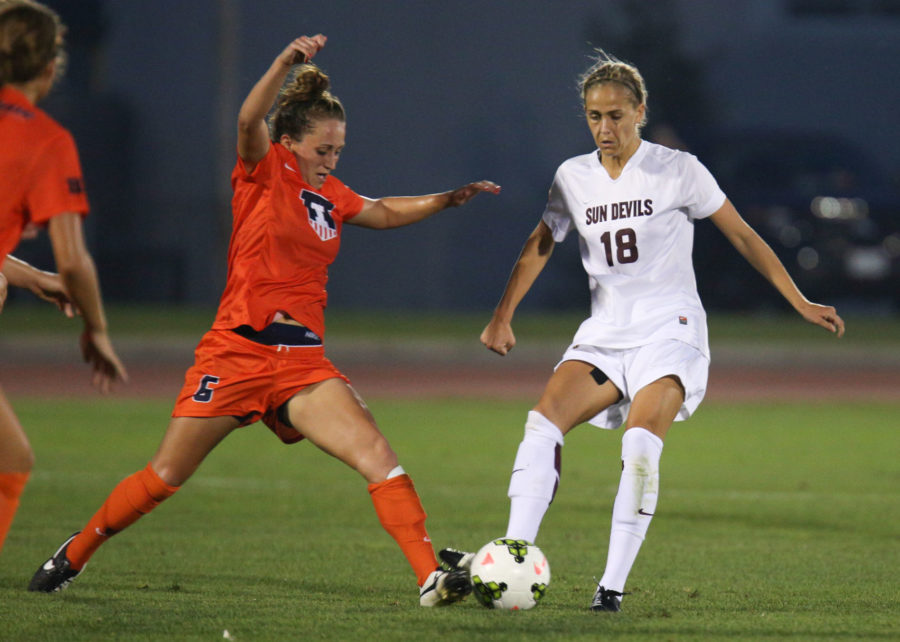 Illinois’ Reagan Robishaw challenges for the ball during a game against Arizona State on Aug. 29. The Illini have lost their last two games against Penn State and Northwestern.