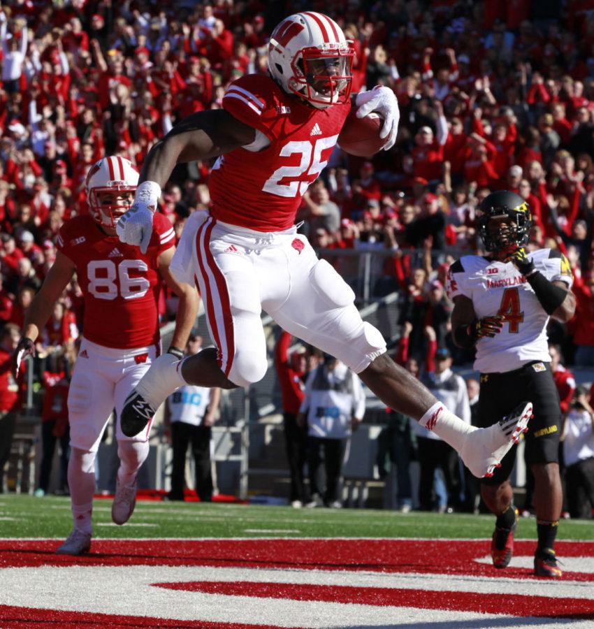 Wisconsin+running+back+Melvin+Gordon+bursts+into+the+end+zone+to+score+a+touchdown+during+the+first+quarter+against+Maryland+on+Saturday%2C+Oct.+25%2C+at+Camp+Randall+Stadium+in+Madison%2C+Wis.+Wisconsin+won+52-7.%C2%A0