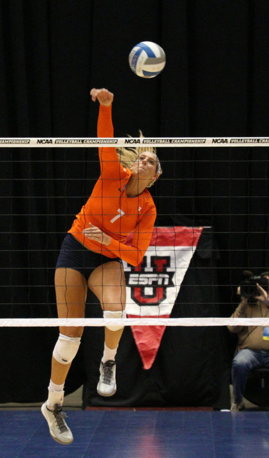 Illinois’ Jocelynn Birks goes for an attack against Florida in the Sweet Sixteen on Friday in Ames, Iowa.