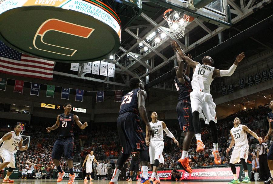 Miami’s Sheldon McClellan goes to the basket to score in the first half against Illinois in Coral Gables, Florida, on Tuesday. The Hurricanes won, 70-61. The Illini’s shooting percentage was their season-worst at 33.3 percent.