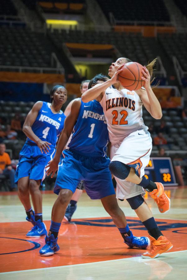 Illinois Ivory Crawford attempts a shot during the game against Memphis at the State Farm Center on Thursday. Crawford is 10th in the Big Ten at 16.3 points per game.