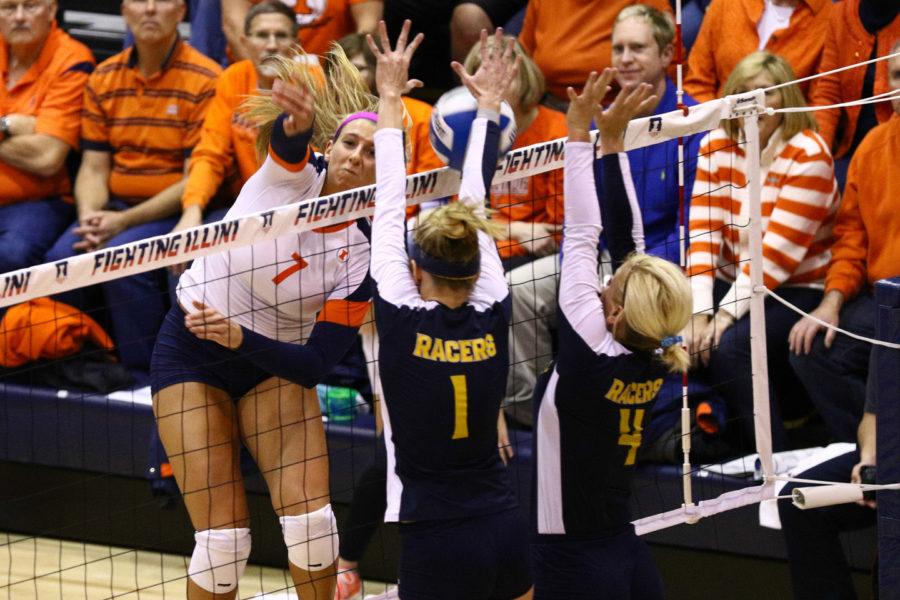 Illinois Jocelynn Birks (7) spikes the ball during the game against Murray State at Huff Hall, on Dec.5 , 2014. The Illini won 3-0.
