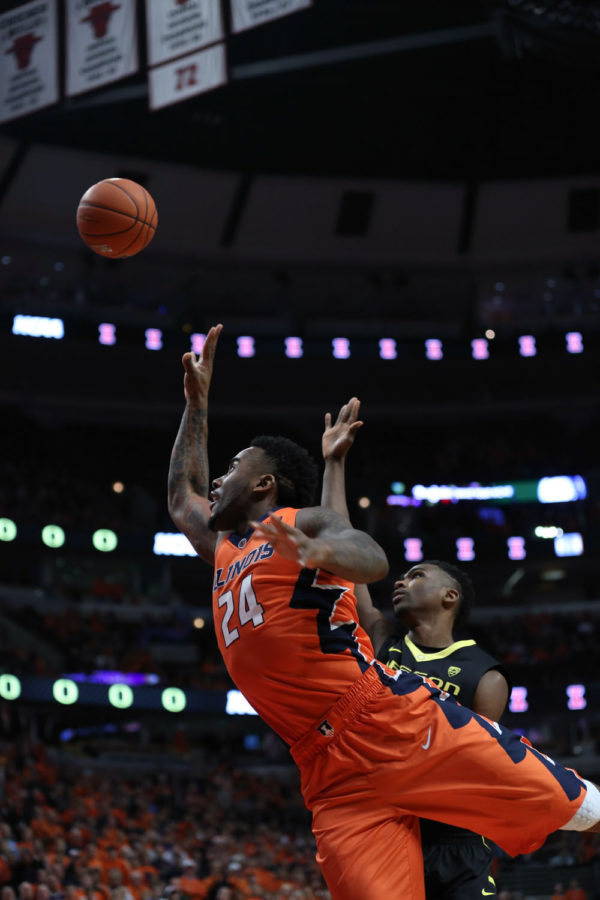 Illinois Rayvonte Rice attempts a shot against Oregon at United Center in Chicago on Dec. 13. Head coach John Groce said Rice could return Saturday against Penn State. The senior has not played since Jan. 3.
