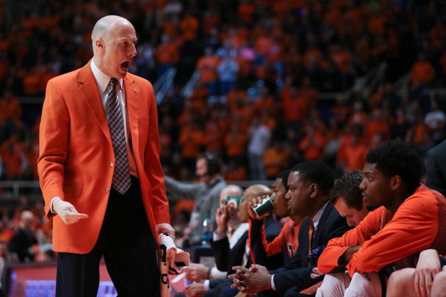 Illinois head coach John Groce talks to his team before the game against Nebraska at State Farm Center, on Wednesday, March 5, 2015. The Illini won 69-57.