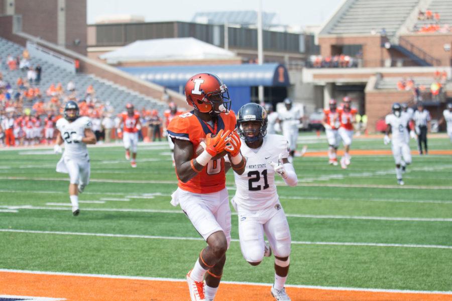 Illinois Geronimo Allison (8) catches the ball in the end zone for a touchdown during the game against Kent State at Memorial Stadium on Saturday, Sept. 5, 2015. The Illini won 52-3.
