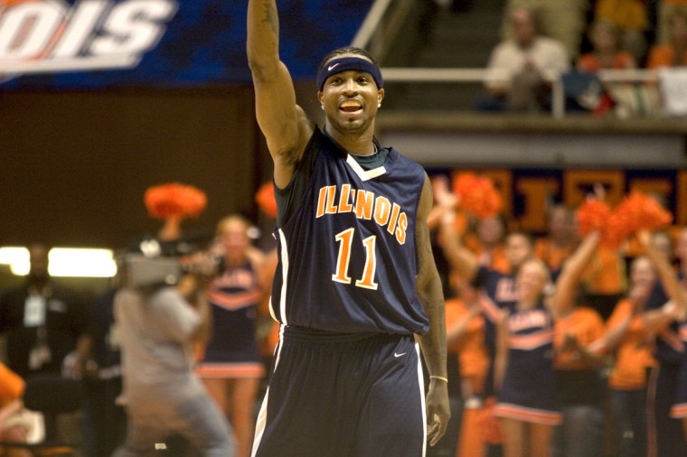 Former+Illinois+basketball+star+Dee+Brown+is+introduced+at+the+Alumni+Basketball+Game%2C+Sept.+13+at+Assembly+Hall.%0A