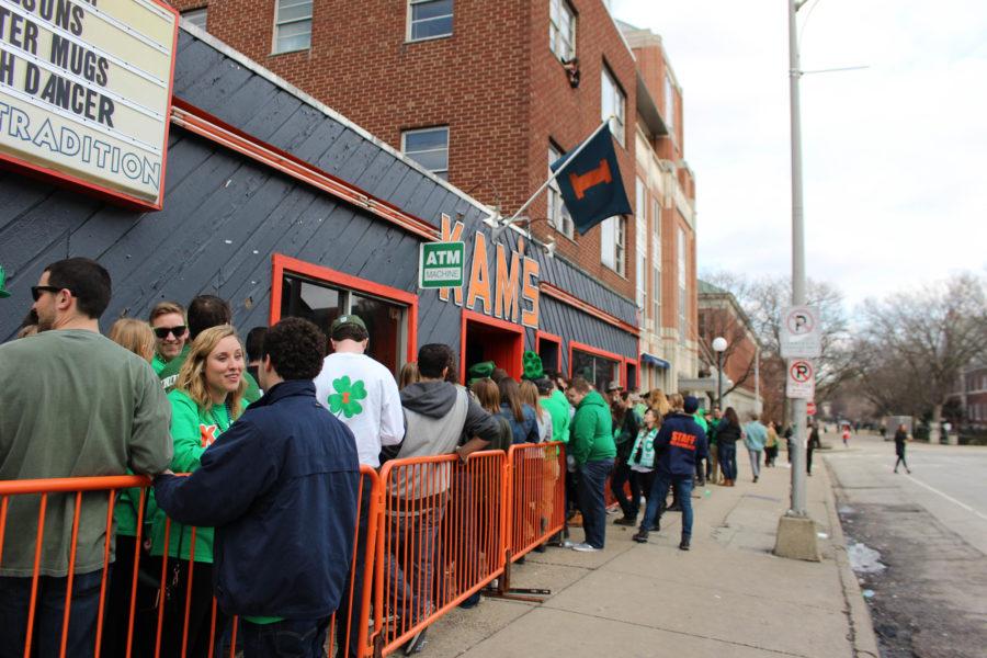 A favorite among students, a line forms outside Kams on Friday, Mar. 4