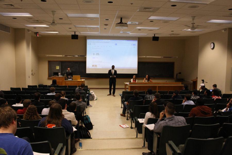 Illinois Student Senate holds elections for student president at the Psychology Building on Tuesday, Mar. 29, 2016