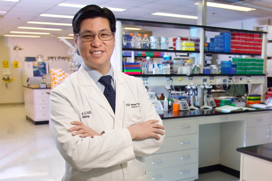 Dr. King Li; director of the Translational Science Institute (TSI), Chair Radiology department. Works with scientists and bringing commercialization into key labs. Genomics lab, Nutrition building rm 319. Photo courtesy Illinois News Bureau. 
