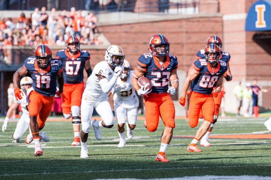 Illinois running back Kendrick Foster (22) runs down the field during the game against Murray State at Memorial Stadium on Saturday, September 3. The Illini won 52-3.