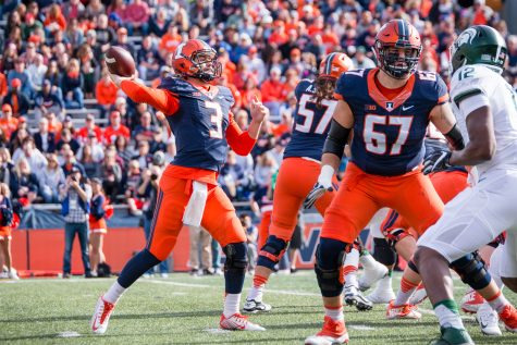 Illinois quarterback Jeff George Jr. (3) passes the ball during the first half of game against Michigan State at Memorial Stadium on Saturday, November 5. The Illini won 31-27.