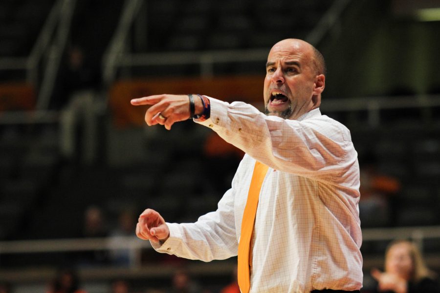 Illinois' women's basketball head coach Matt Bollant.