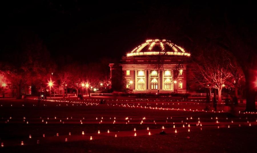 On November 13, 2016, the Indian Graduate Students Association at UIUC In Association with Annapoorna stores presented Diwali on the Quad, a celebration that marked the beginning of a new Hindu Year. The IGSA will present a free cultural exploration of India at Foellinger Auditorium on March 5. 

