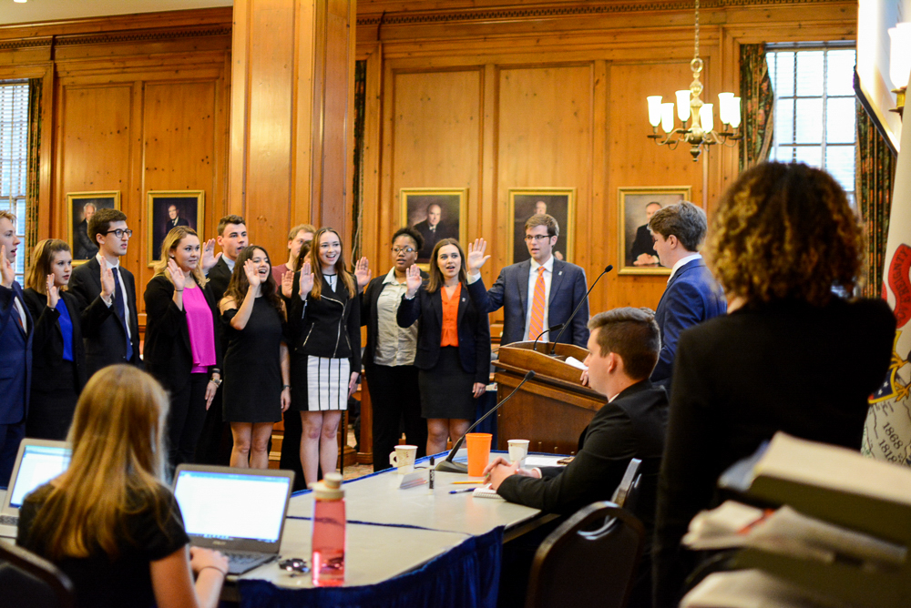 student-government-swears-in-new-officers-the-daily-illini