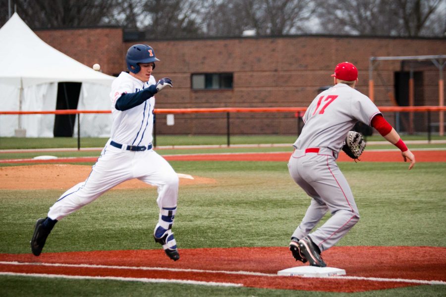 Illinois Doran Turchin (20) runs to first base during the game against Bradley at Illinois Field on Tuesday, March 28.