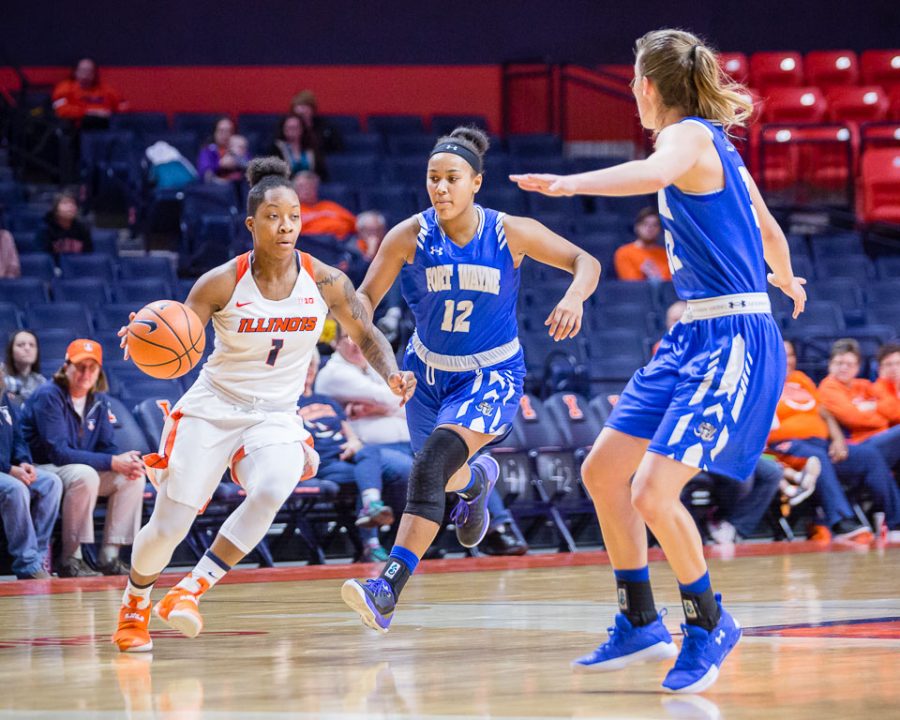 Illinois+guard+Brandi+Beasley+%281%29+dribbles+the+ball+down+the+court+during+the+game+against+Fort+Wayne+at+State+Farm+Center+on+Friday%2C+Nov.+10%2C+2017.