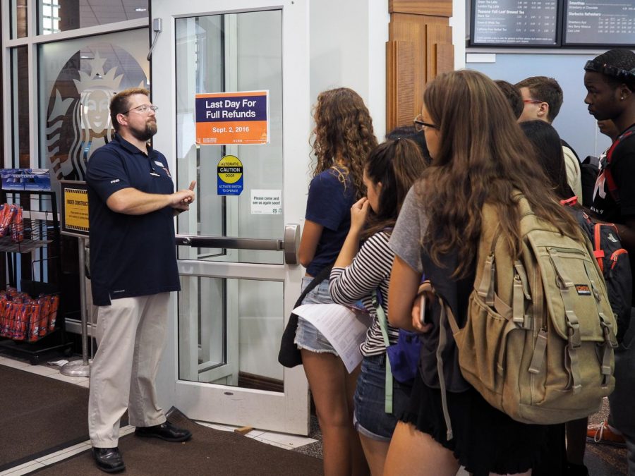 Students attempt to enter the Illini Union Bookstore on Aug. 2, 2016.
