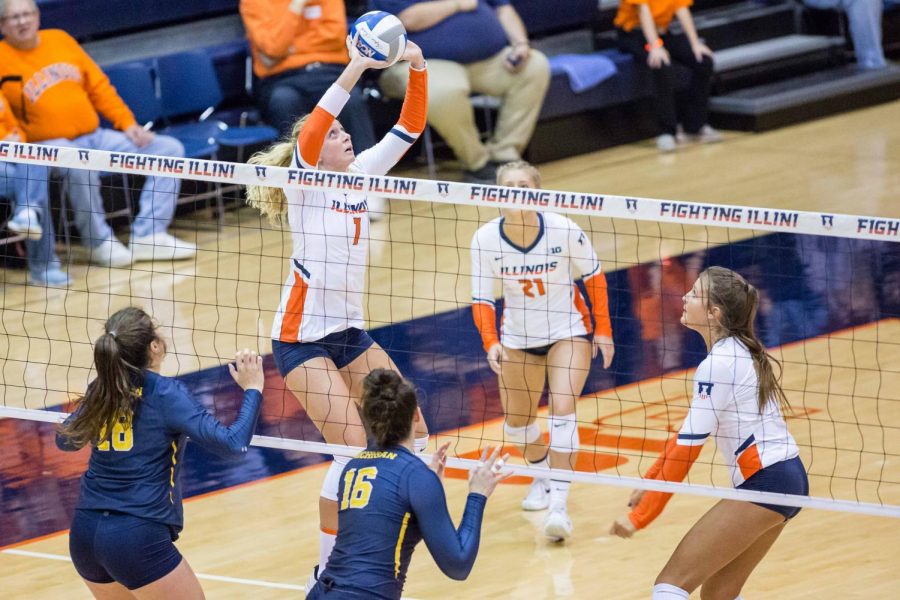 Illinois+setter+Jordyn+Poulter+%281%29+sets+the+bal+during+the+match+against+Michigan+at+Huff+Hall+on+Saturday%2C+Nov.+5%2C+2017.+The+Illini+won+3-2.
