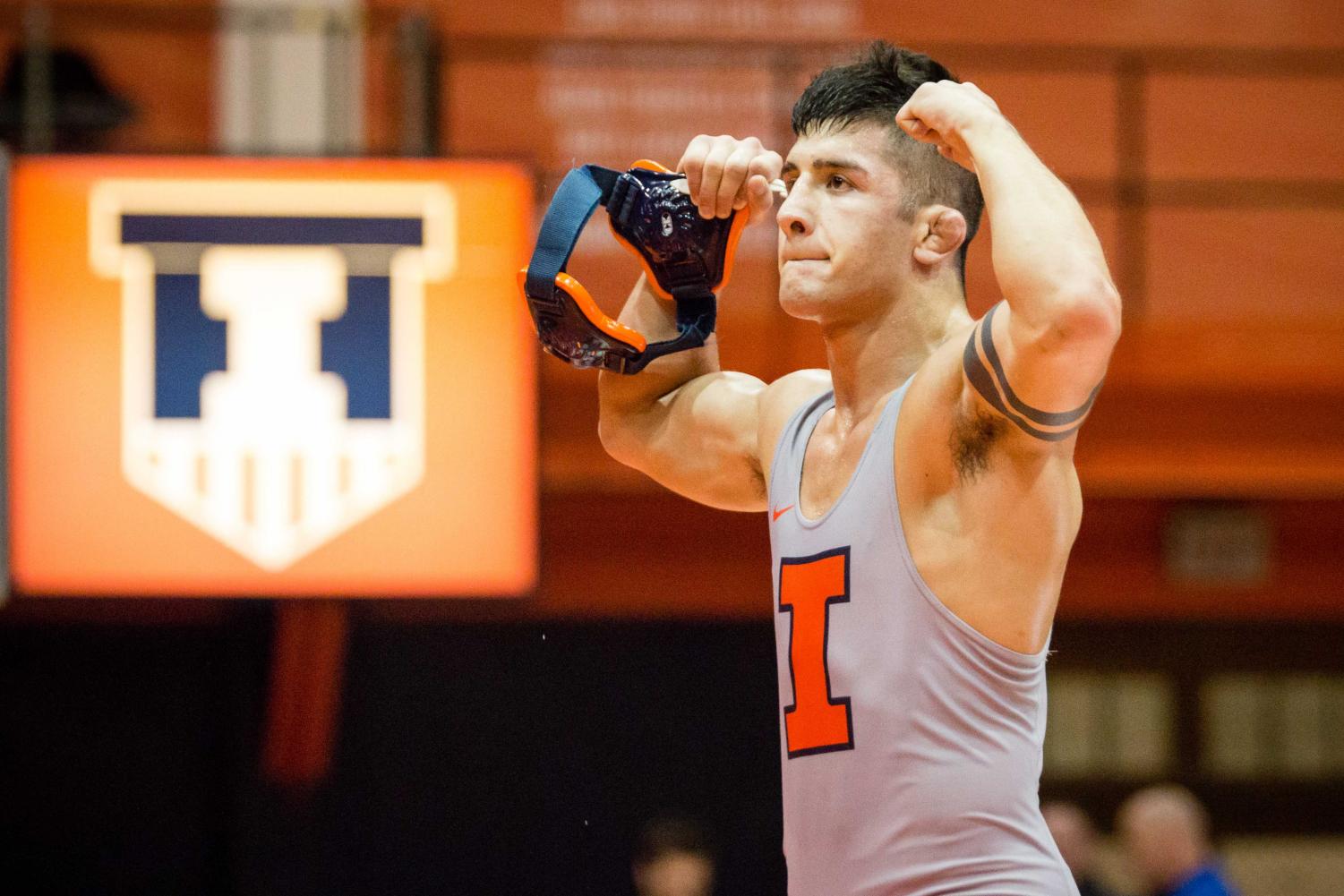 Illinois wrestling prepares for big weekend in California - The Daily ...