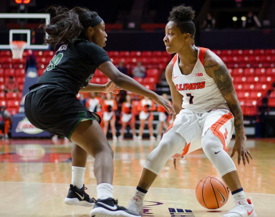 Sophomore guard Brandi Beasley tries to shake her defender in Illinois’ win over Chicago State on Nov. 15.