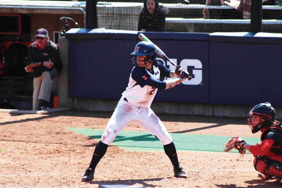 Illinois+Carly+Thomas+bats+in+the+game+against+Rutgers+at+Eichelberger+Field+on+Sunday%2C+Apr.+3%2C+2016.