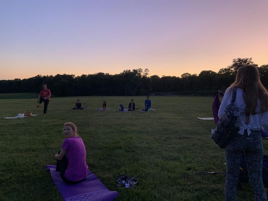 A+free+full-moon+yoga+class+was+taught+at+Allerton+Park+on+Saturday..+Josie+Heck+has+been+teaching+yoga+classes+for+the+past+five+years%2C+and+college+students+often+travel+from+all+around+Illinois+to+attend+her+classes%2C+including+Springfield%2C+Decatur%2C+Champaign-Urbana+and+Tuscola.