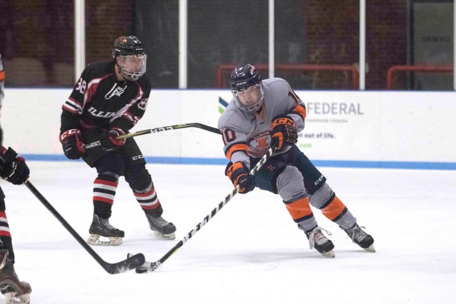 Drew Richter controls the puck during Illinois’ game against llinois State. The game took place on Feb. 2, 2018. 
