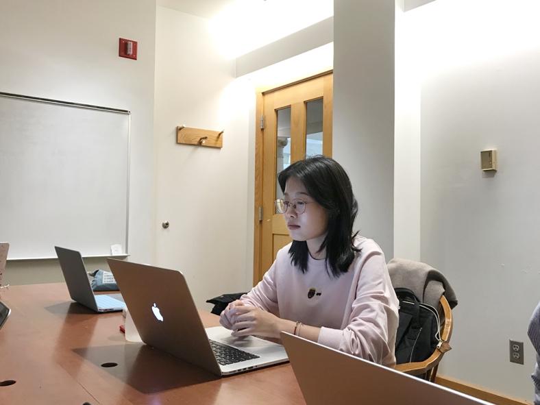 Ella Liu, graduate student in Education, works in a group meeting of Conch Shell Mental Support, an RSO aiming to combat mental illness for Chinese international students. Like many other Chinese international students at the University, Liu has struggled with depression and stress management.