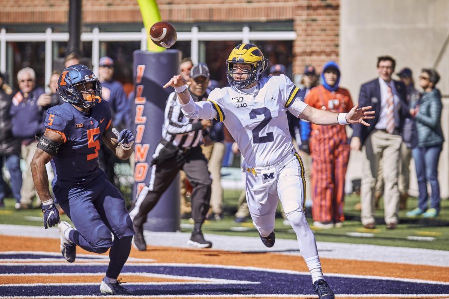 Junior Milo Eifler, a California-native, attempts to defend a Michigan pass. Eifler and several other Illini are returning to their old stomping grounds during Illinois trip to the Bay Area and the 2019 Redbox Bowl. 