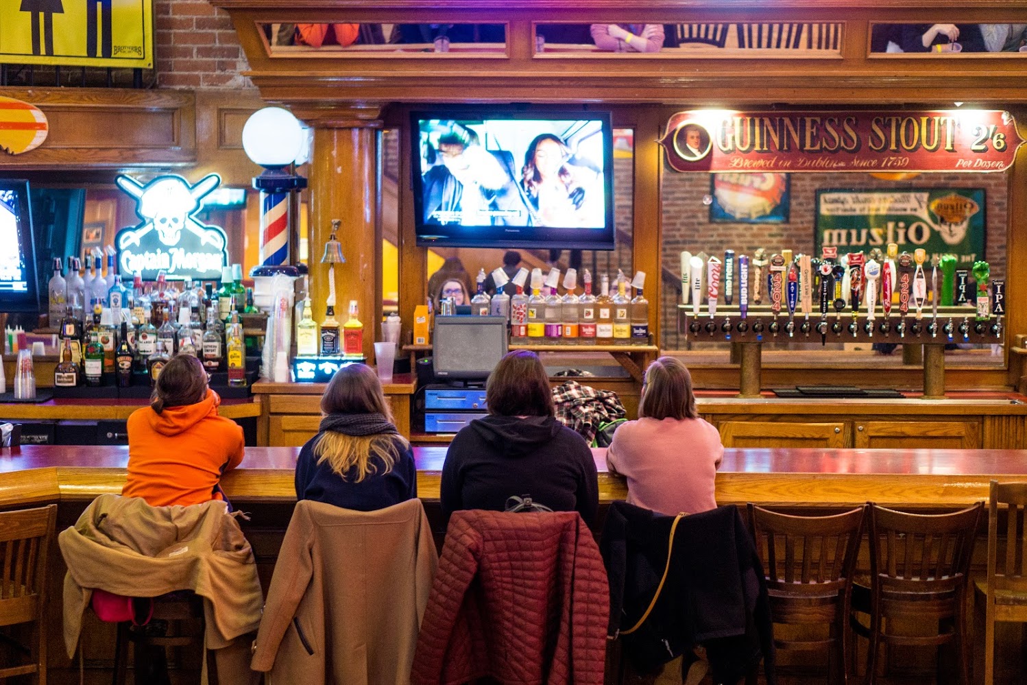 Opinion  Legends is my campus bar of choice - The Daily Illini